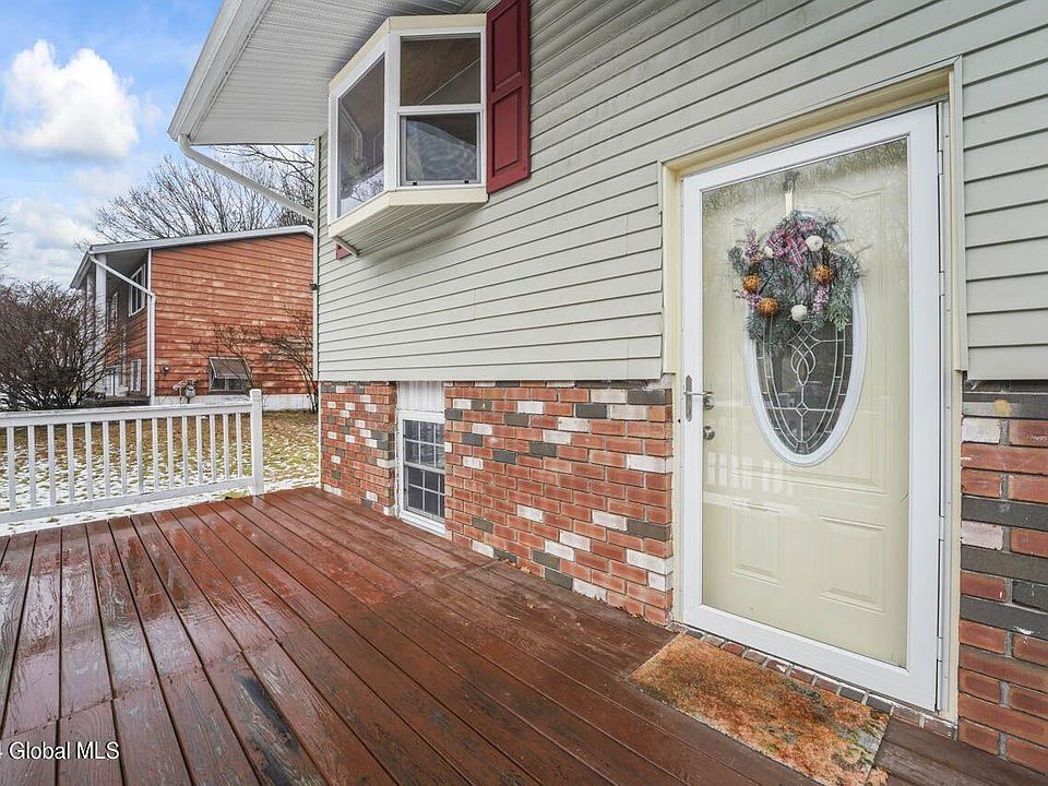 32 Ferndell Spring Drive, Saratoga Springs, NY 12866 Zillow