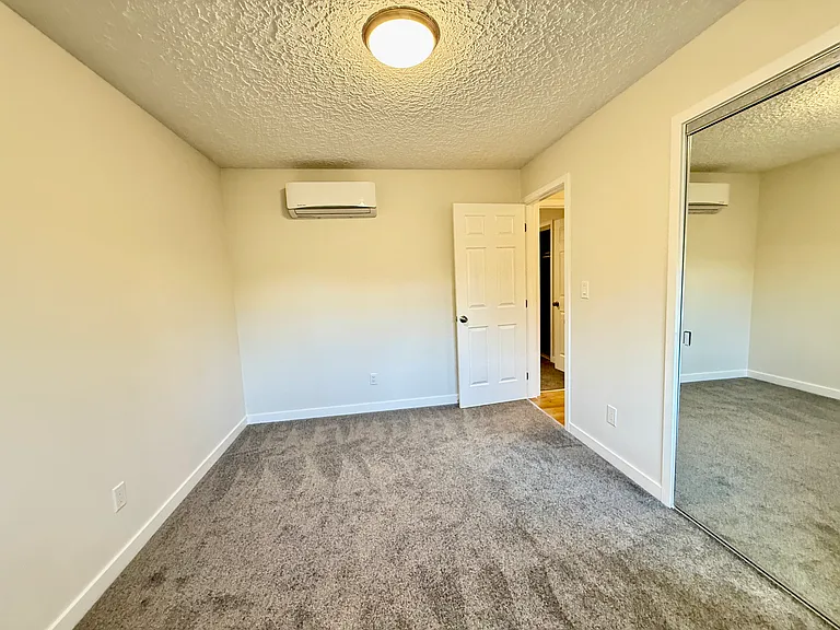 10919 SE 5th St — Photo 8