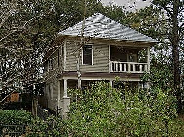 1st image of 435 E 6th St
