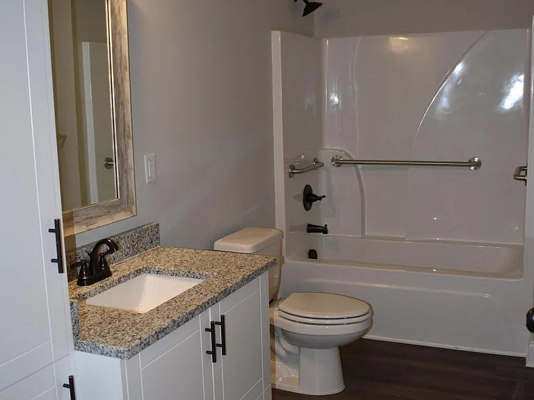 560 Hardy Point — Photo 5