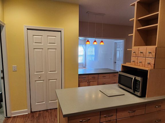 5th image of 1092 Fairmont Park Dr