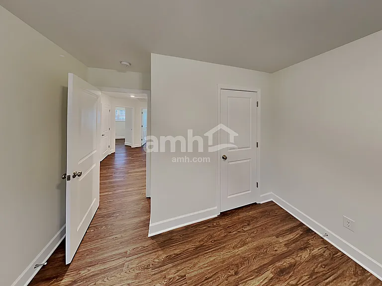 5828 Zurich Rd — Photo 25