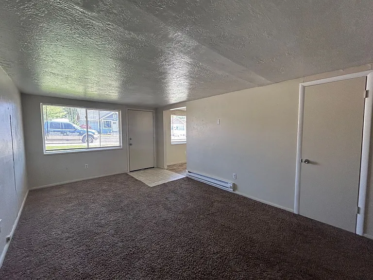 346 W Lovejoy — Photo 9