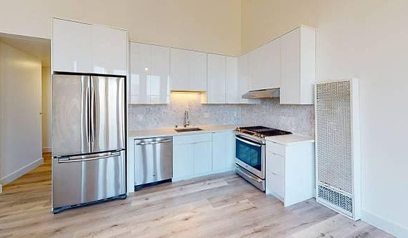 2nd image of 218 Haight St APT 3
