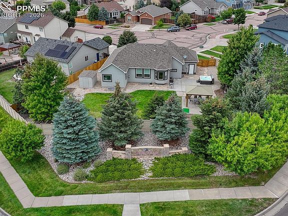 2nd image of 7564 Amberly Dr