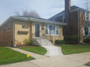 8113 Kenneth Ave, Skokie, IL 60076
