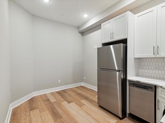 3rd image of 1124 E Berks St #1