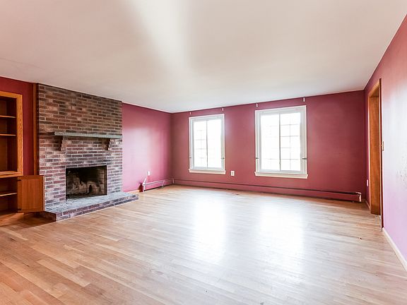 4th image of 8 Eagle Dr