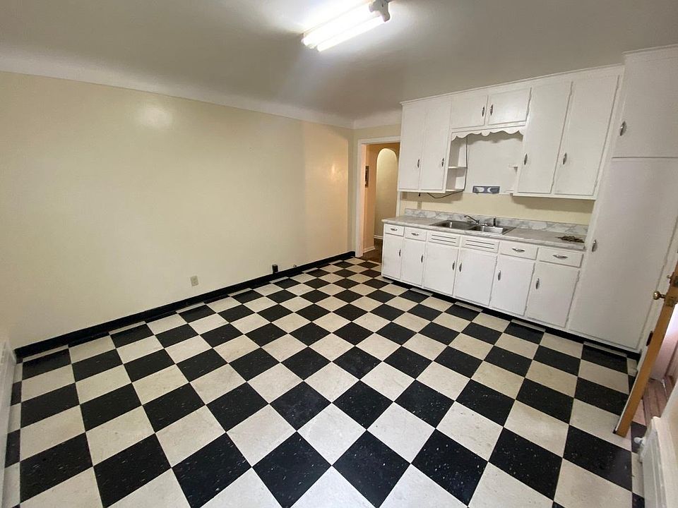 1st image of 223 W Washington Ave #1-B