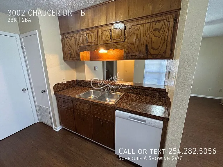 3002 Chaucer Dr #B — Photo 3