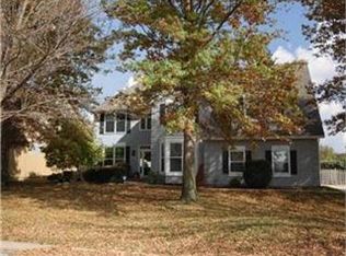 13813 Meadow Ln, Leawood, KS 66224