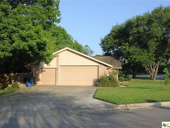 3rd image of 1878 Oak Gln