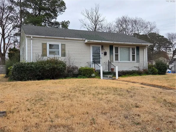 202 Bunche Blvd, Portsmouth, VA 23701