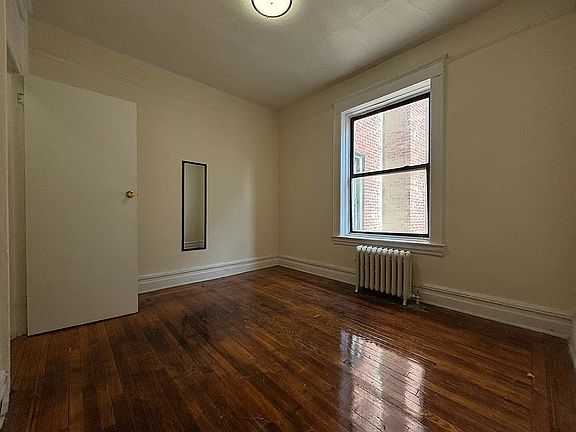 3rd image of 30 Linden Blvd APT D6