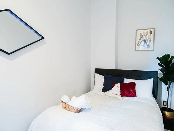 3rd image of 471 Keap St #1B