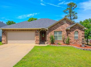 37 Emerald Dr, Maumelle, AR 72113