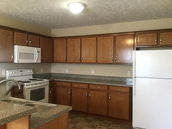 2nd image of 3010 Weybridge Dr