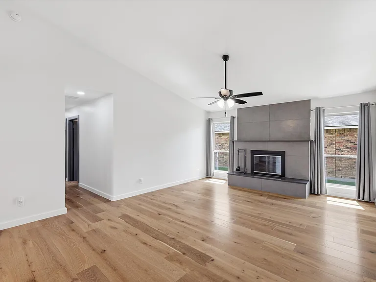 4549 Fremont Ln — Photo 7