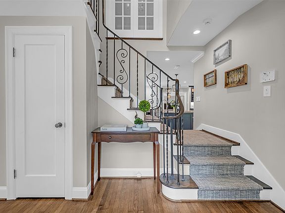 5th image of 3105 Locke Ln