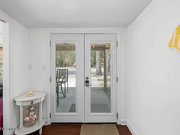 3rd image of 412 Crowell Street