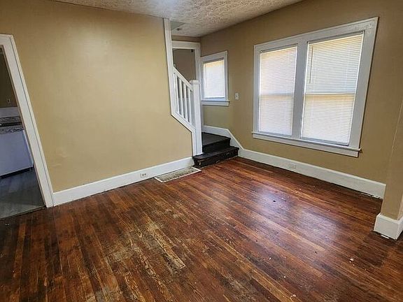 3rd image of 1302 W 5th St