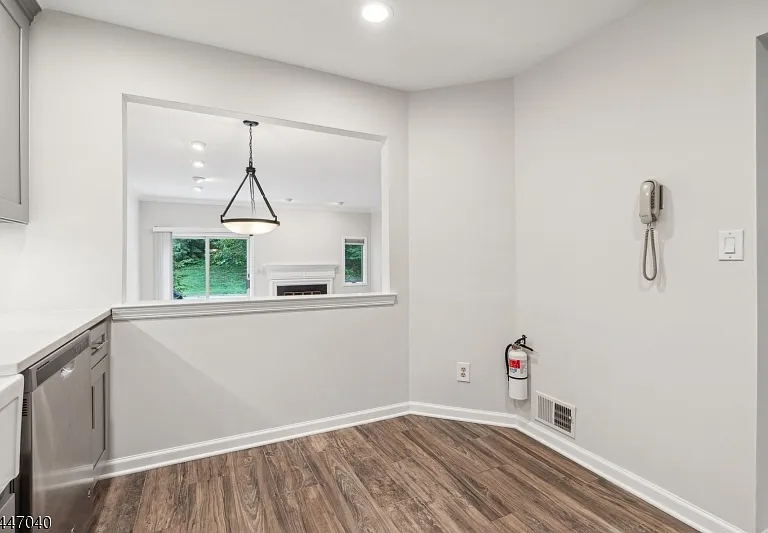 251 Plymouth Ct #251 — Photo 7