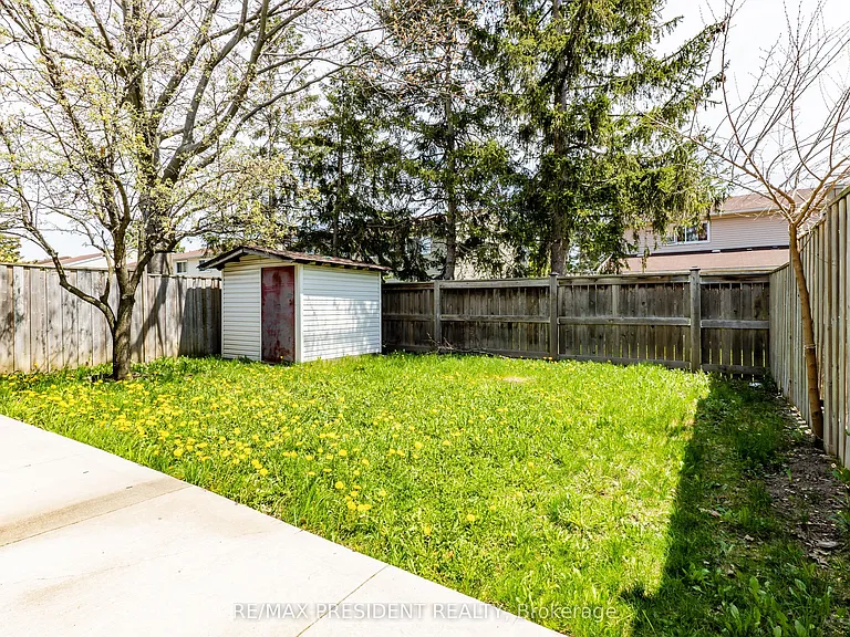 17 Manitou Cres #UPPER — Photo 26