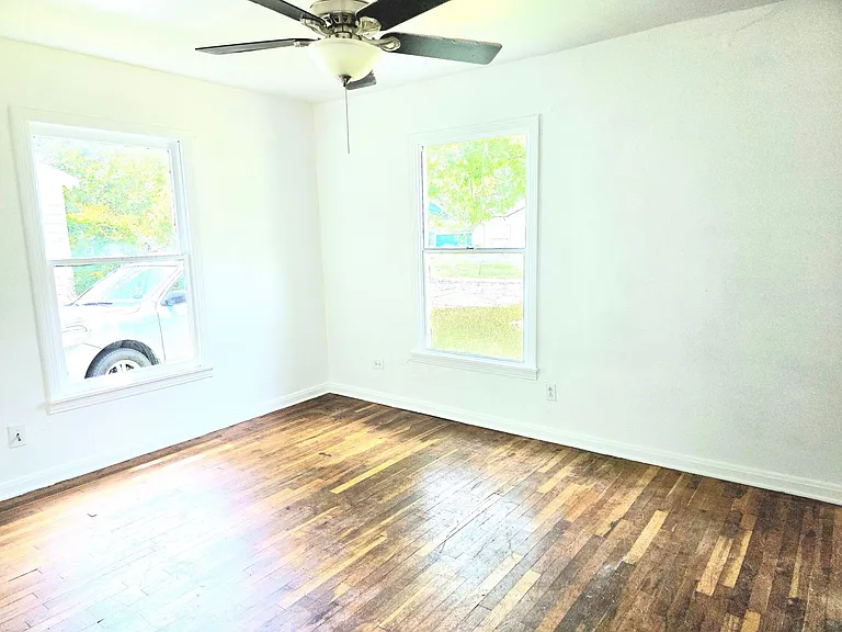 3612 Pine Ave — Photo 5
