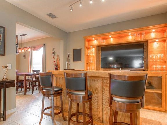 5th image of 301 Corbett Bluff Dr