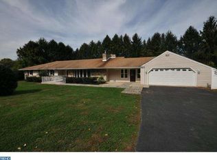 19 Denise Dr, Thornton, PA 19373