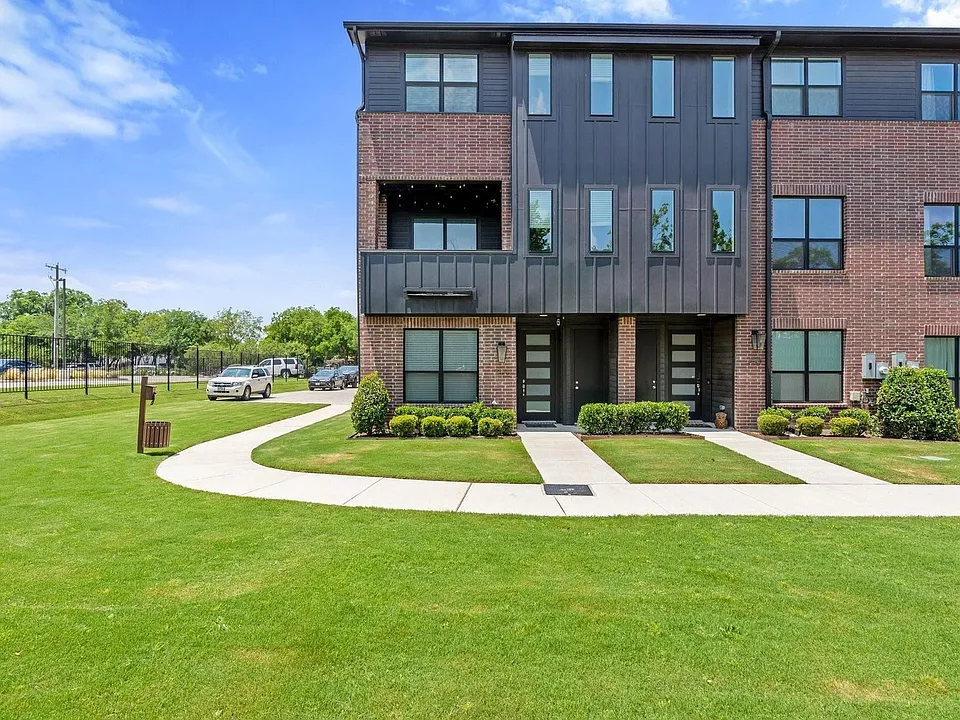 2830 Addison Park Ln