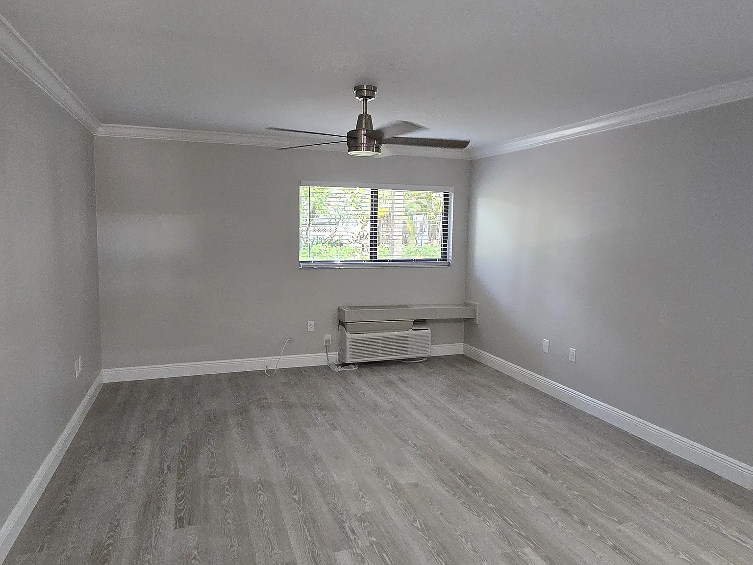 Las Palmas Senior Community — Photo 4