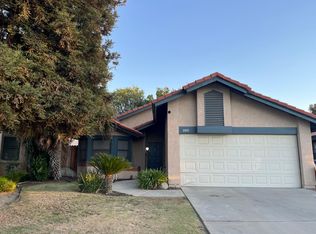 9901 Cimarron Trails Dr, Bakersfield, CA 93311