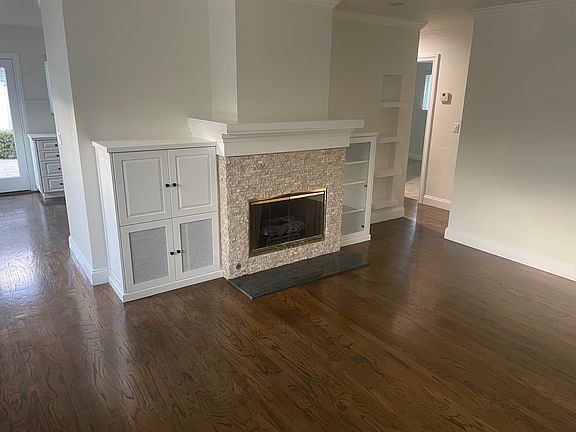 3rd image of 234 E 19th St