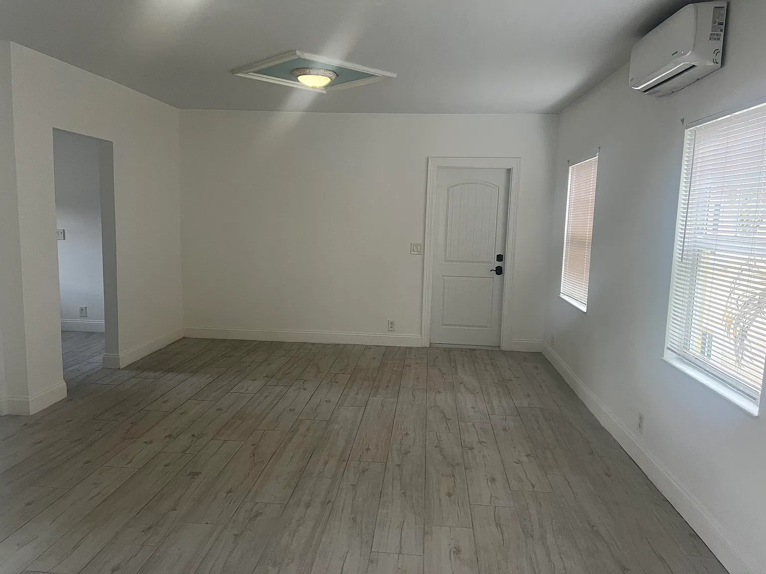 1 bed, 1.0 bath, 4792 sqft, $1,750 — Photo 4