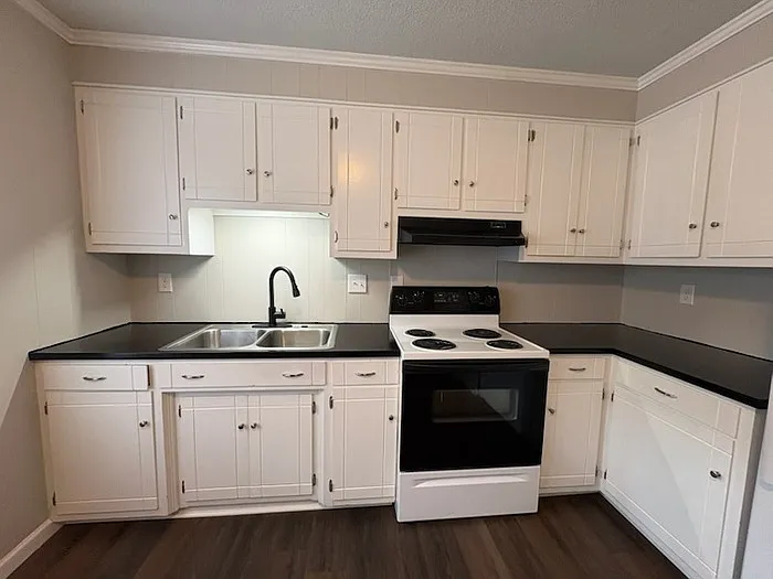 615 Linden St #4 — Photo 7