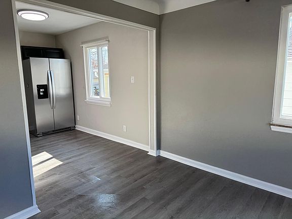 5th image of 2332 Hazel Ave