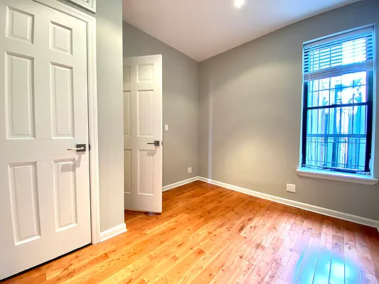 Rented by Corcoran | media 23