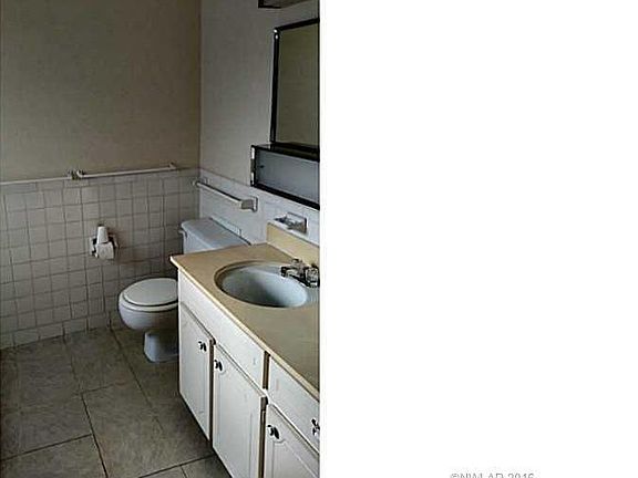 5th image of 3820 Fairfield Ave #20