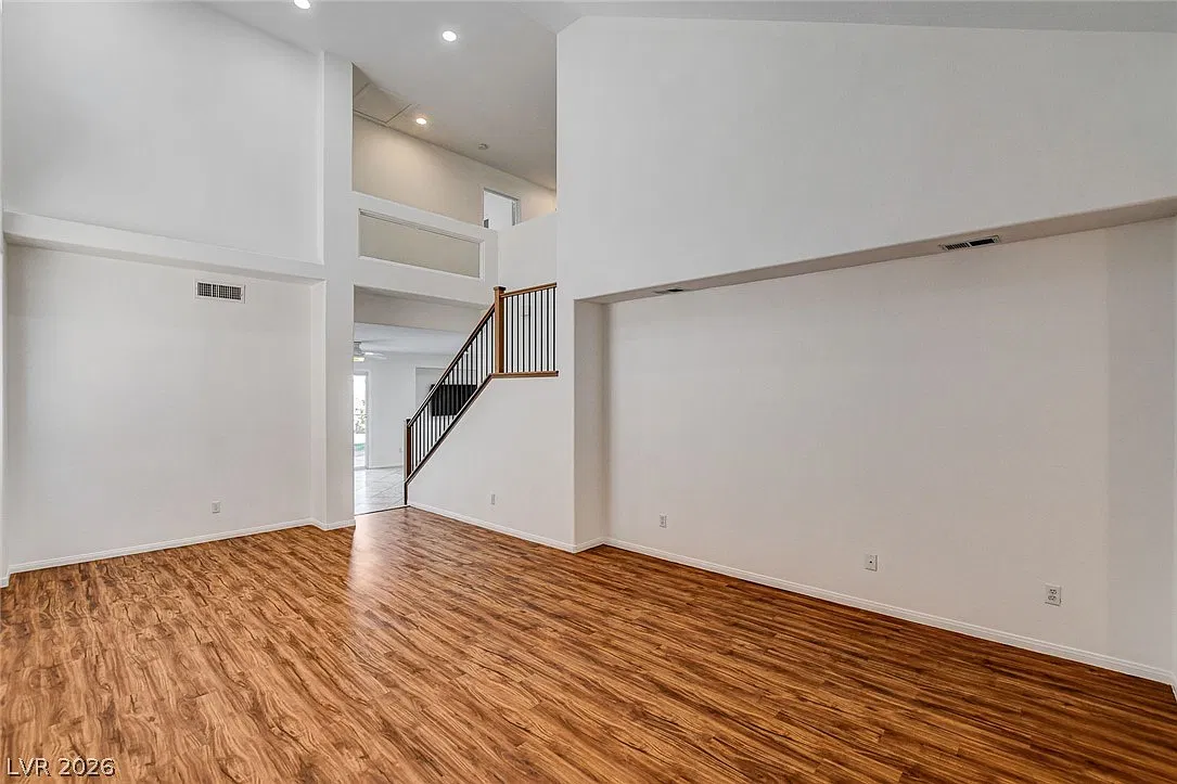 4 bed, 2.5 bath, 2113 sqft, $3,150 — Photo 4