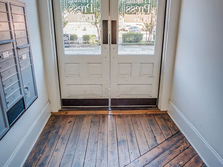 215 N Court St — Photo 17