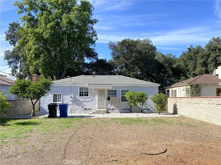 2717 Crescent Ave — Photo 11