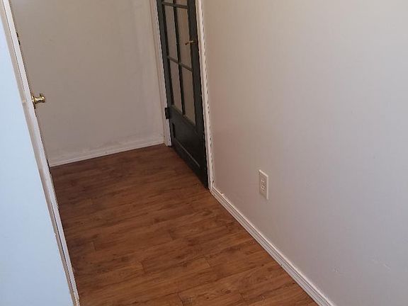 4th image of 129 Edwards St