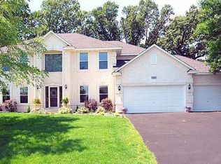 2860 Eagle Valley Dr, Woodbury, MN 55129
