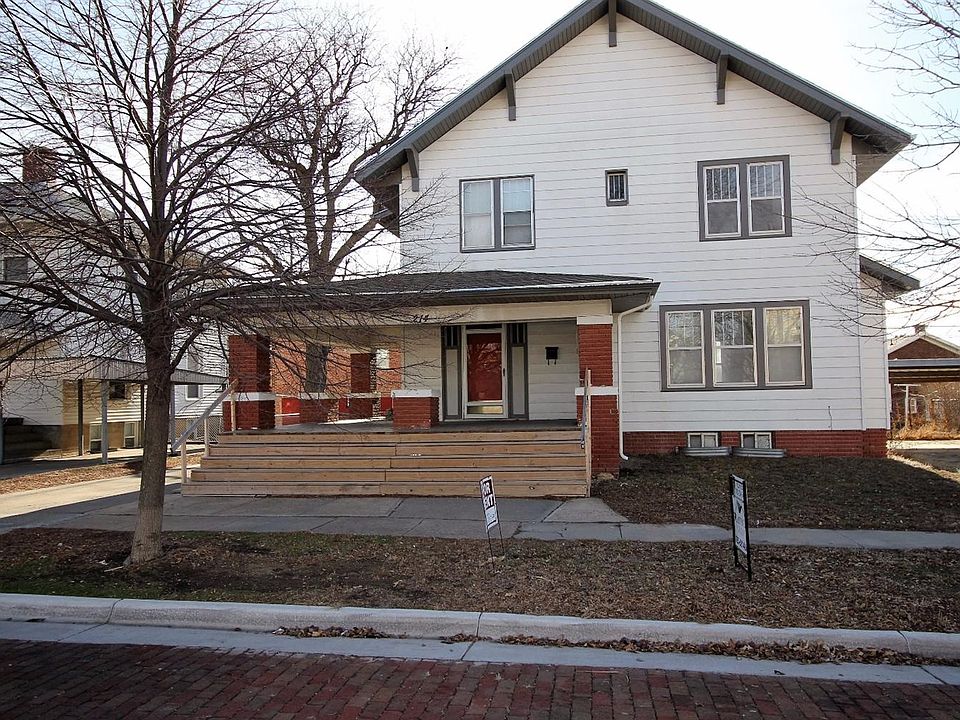 1st image of 214 W 12th St
