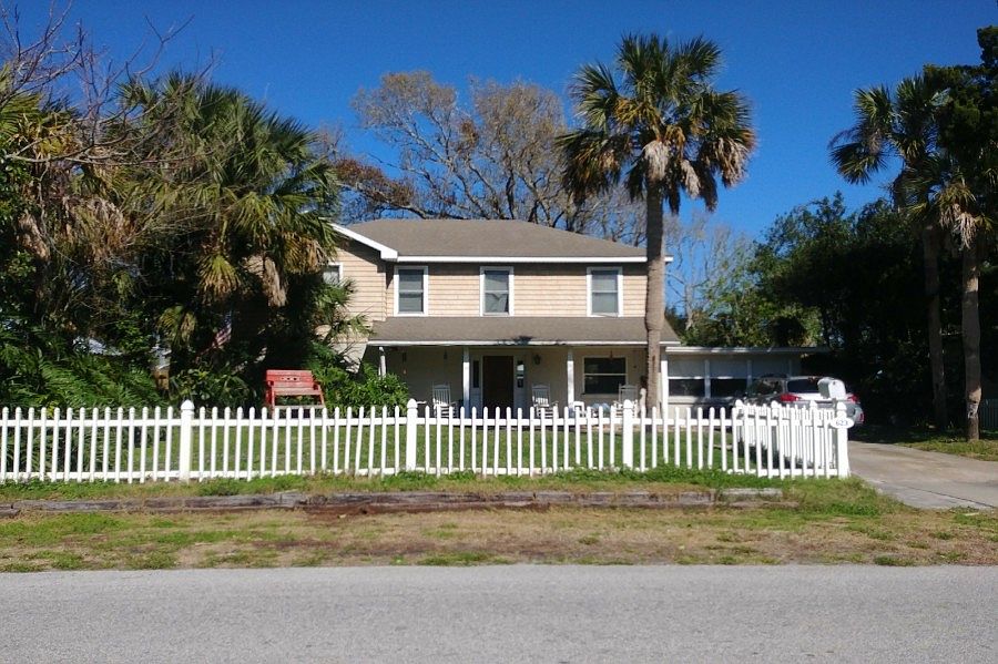 1st image of 623 4th Ave N