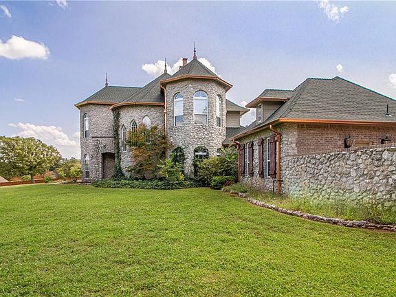4th image of 6150 Blue Hills Ct