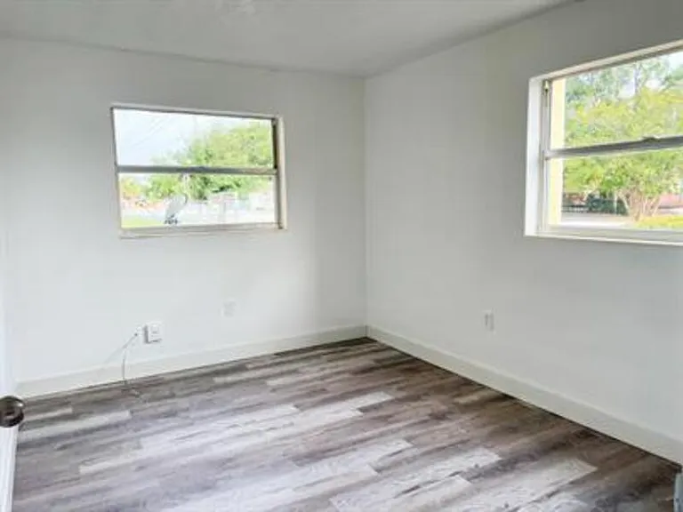 2935 Eccleston St #19 — Photo 2