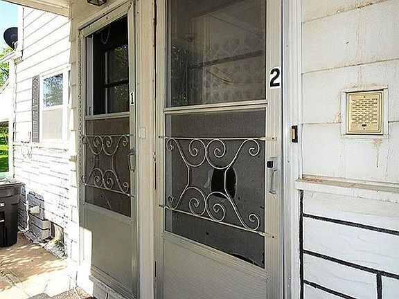 3rd image of 3523 Madison St