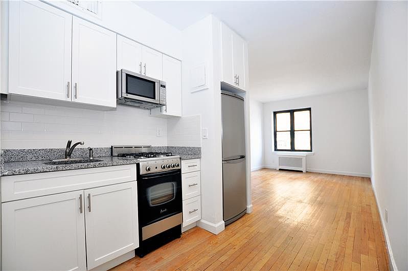 1st image of 312-320 W 23rd St #1F